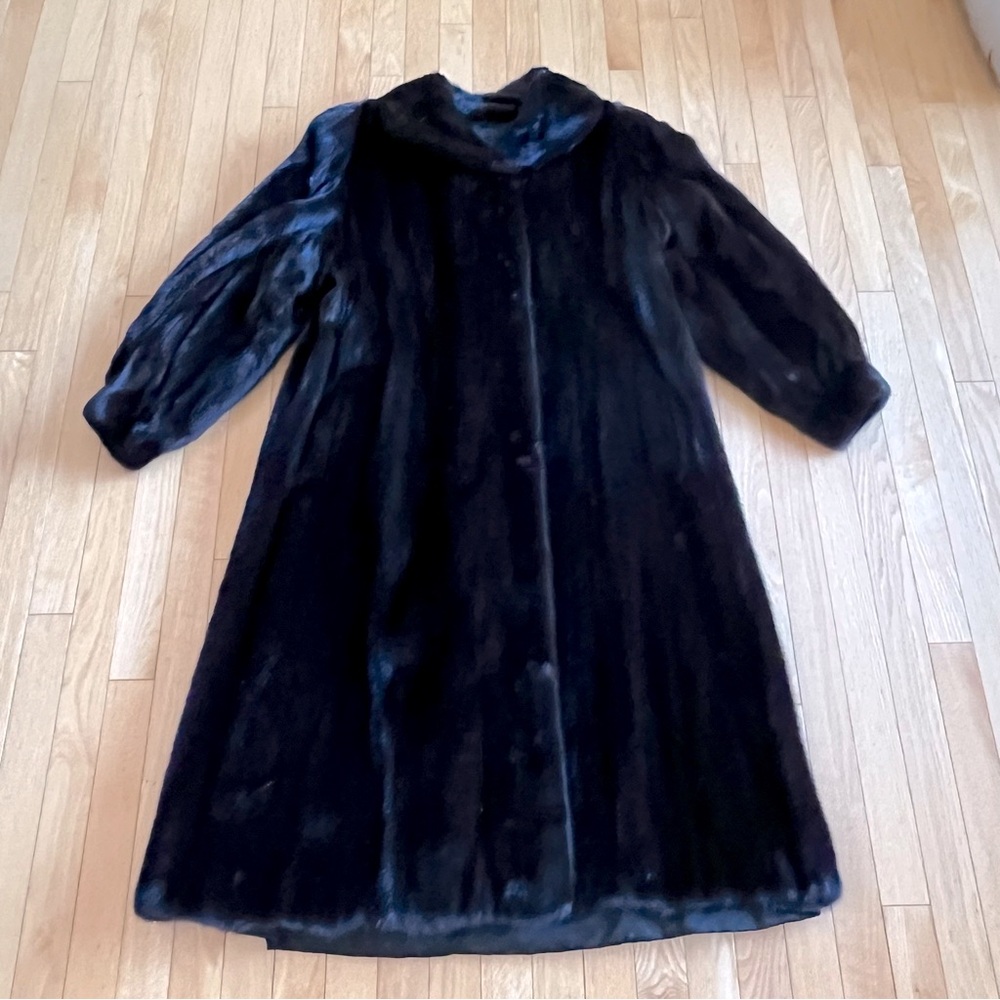 Mink Fur Coat, Western Furs, size 14-16 or XL. Black. Lined. Warm. Full length